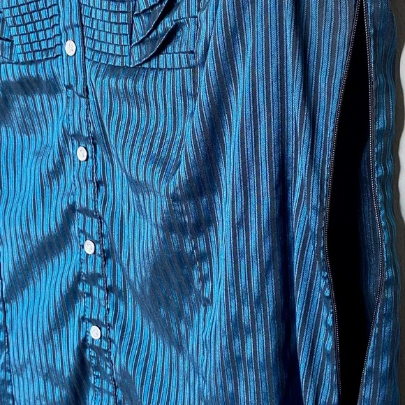 Express Black and Blue Striped Capped Sleeve, Pin-tucked Front Blouse size Large - Picture 8 of 8